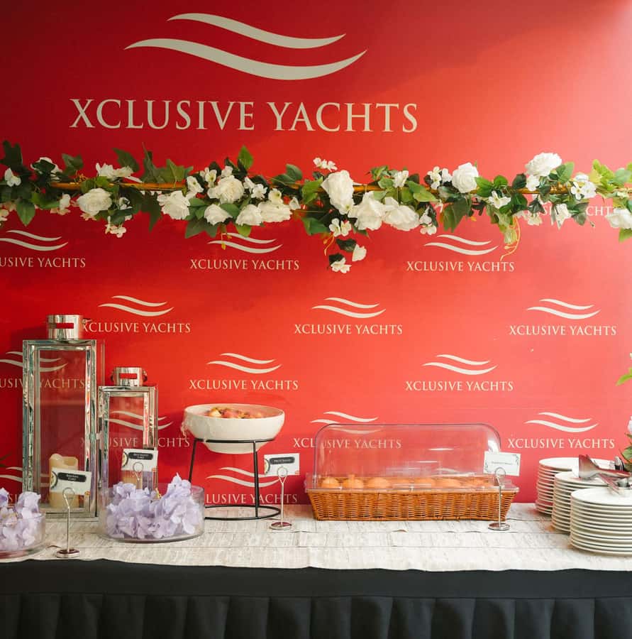 Dubai: Sunset or Dinner Cruise with Live Music & Open Bar - The real value at $51 per person