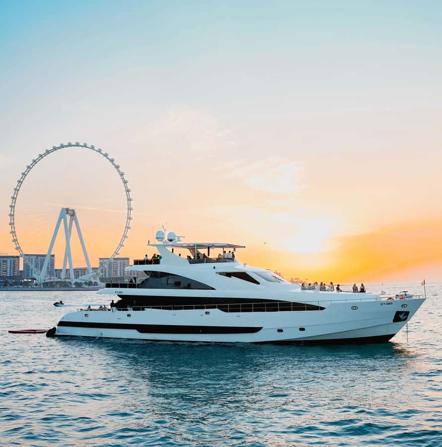 Dubai: Superyacht Experience with Live Music & Drinks - The top deck party, live music, and lower-deck quiet