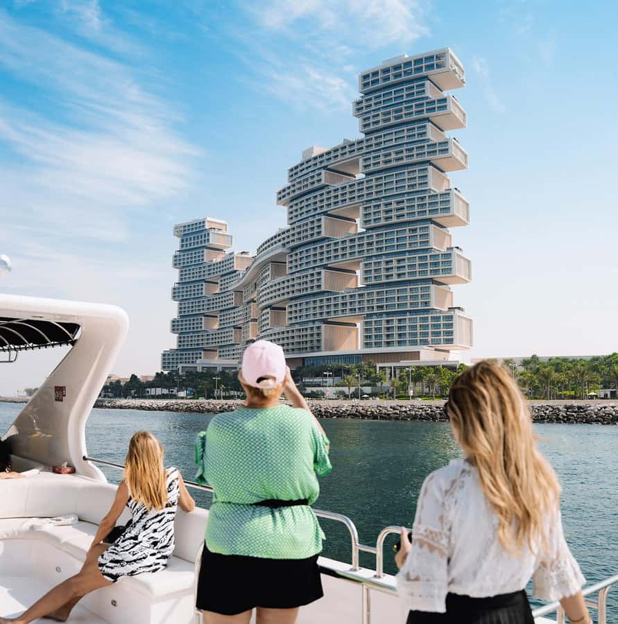 Dubai: Superyacht Experience with Live Music & Drinks - Practical tips for a smoother outing