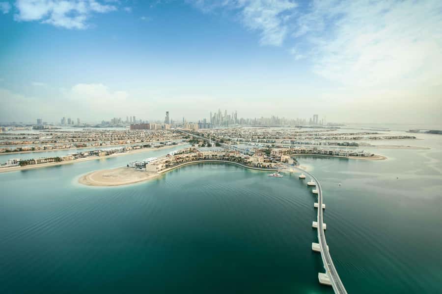 Dubai: The Dubai Balloon at Atlantis - Pilots, staff, and the tone of the visit