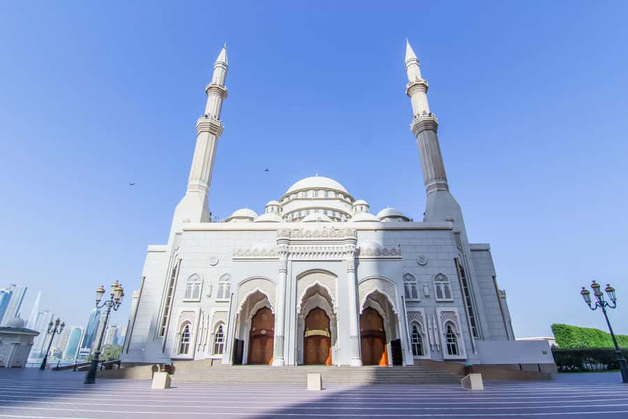 Dubai: The Pearl Of The Gulf - Half Day Sharjah City Tour - Browsing the Iranian Market