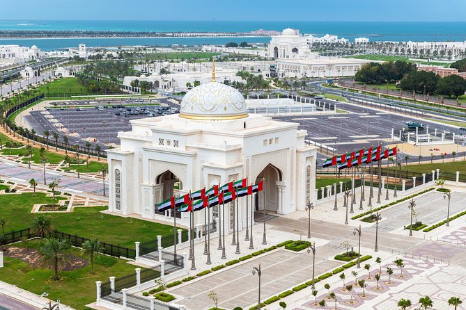 Dubai to Abu Dhabi Day Trip: Grand Mosque, Palace & Etihad Towers - What the $110 price really buys you
