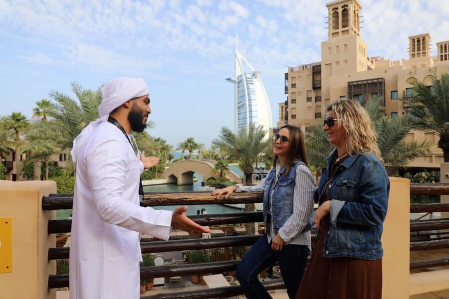 Dubai Top Highlights: Frame Entry, Souks, Abra & Street Food - Blue Mosque and Souk Madinat: two different kinds of atmosphere