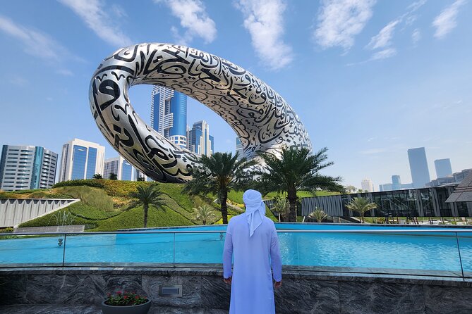Dubai Top Ten Must-see Sights with Burj Khalifa and Transfers - Dubai Mall and the Fountain