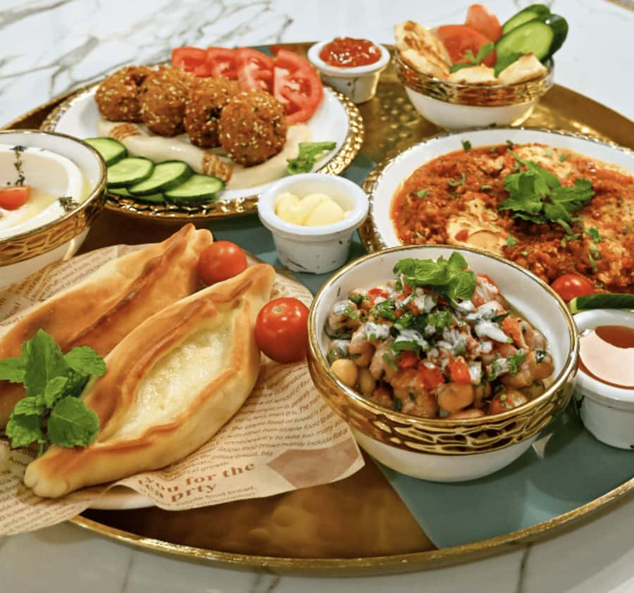 Dubai: Traditional Emirati Breakfast Experience - The live cooking stations