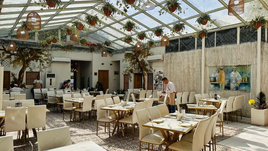 Dubai: Traditional Emirati Breakfast Experience - Hospitality in the majlis