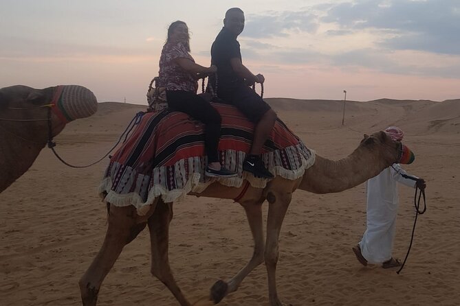 Dubai: Unique SUNSET 4WD Red Dunes Safari - Dinner at the traditional desert camp