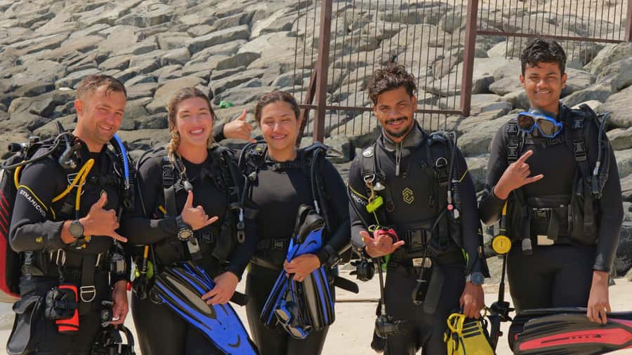 Dubai: VIP Private Scuba Dive with Free Hotel Transfer - Languages, Timing, and Cancellation