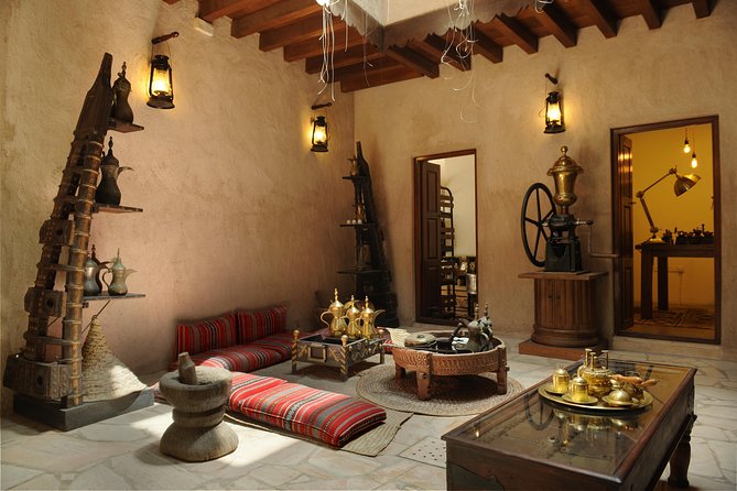 Dubai Walking Tour "Fahidi Area, Dubai Museum, Souks" - Al Fahidi houses, courtyards, and wind towers