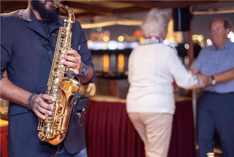 Dubai: Water Canal Cruise and La Perle Show with Dinner - My call on the evening