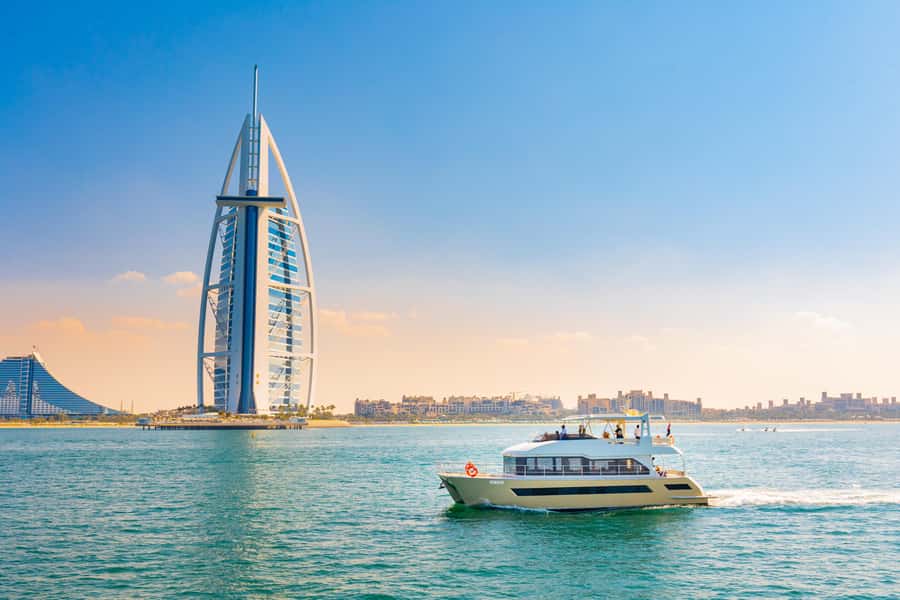 Dubai Waves & Dunes: Luxury Yacht Cruise w/ Red Dunes Safari - What to bring for a smoother day
