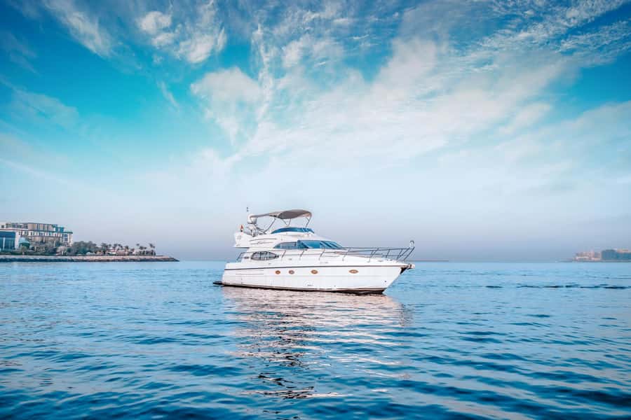 Dubai Yacht Tour - Boat Trip upto 12 guests Private event - Should you book the Serene Yachts trip?