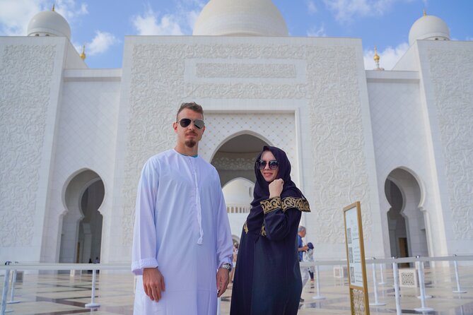 From Dubai: Abu Dhabi Sheikh Zayed Grand Mosque Guided Tour - The 90-minute ride from Dubai