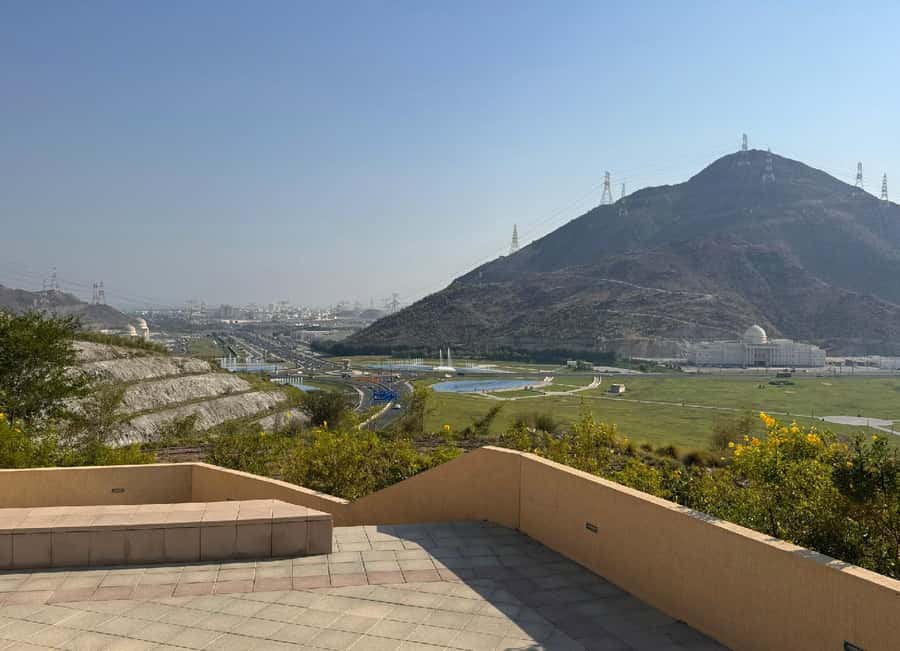 From Dubai: Fujairah City Tour - Dubai pickup and the ride east