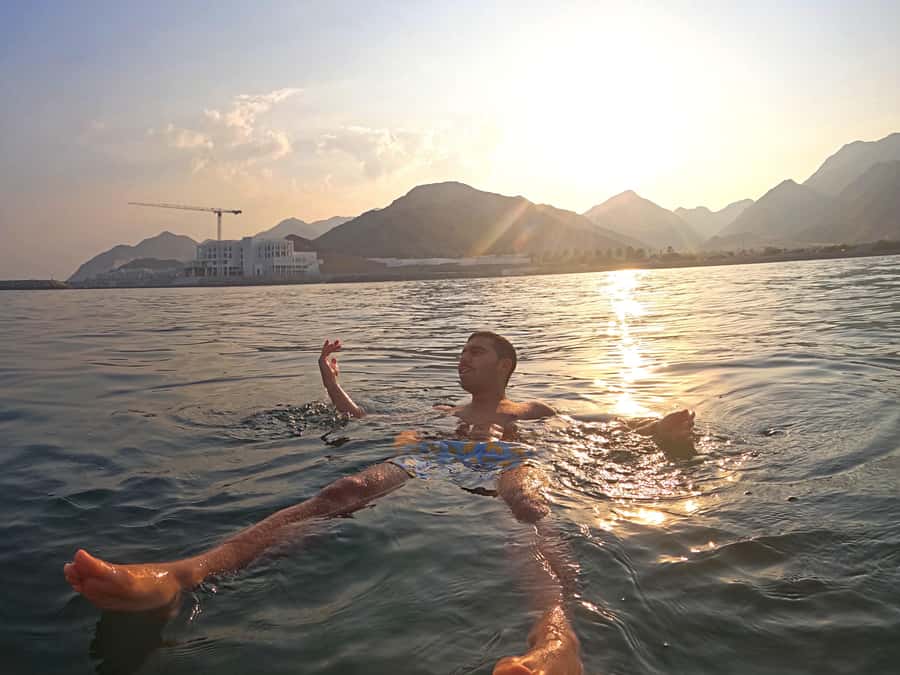 From Dubai: Fujairah Snorkeling with Turtles, Transfer & BBQ - Who should book this trip?