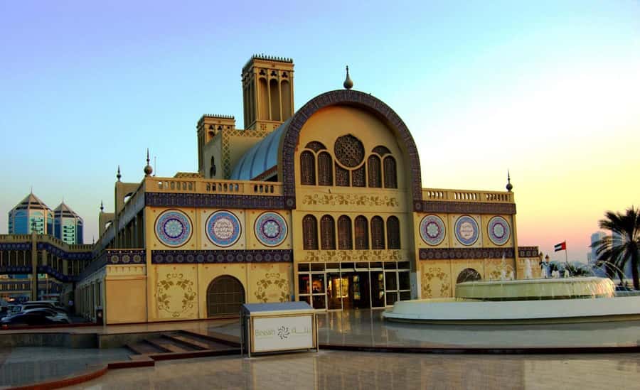 From Dubai: Sharjah Heritage & Culture Tour - Al Arsa Souk: A Short Walk Through Old Sharjah