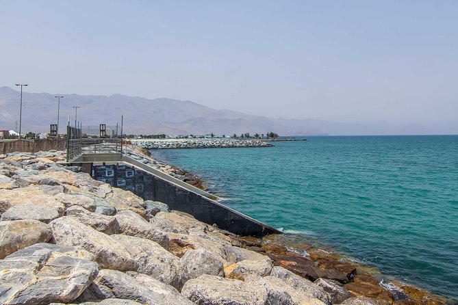 Fujairah Private day trip from Dubai with Lunch - Fujairah Old Fort and Bithnah