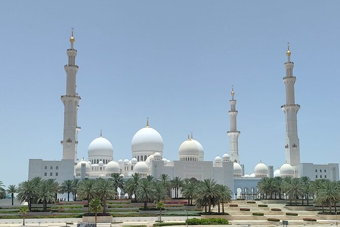 Full Day Abu Dhabi City Tour with Ferrari World - Sheikh Zayed Grand Mosque: the essential Abu Dhabi stop