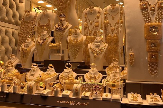Full day Dubai Modern and Classic Tour from Dubai - Al Fahidi Fort and the first look at Old Dubai