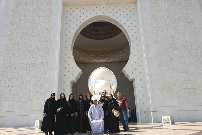 Full Day Private Tour in the UAE Capital - What the private vehicle changes