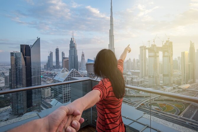 Iconic Burj Khalifa Views Experience Dubai's Skyline - Timing, tickets, and the queue problem