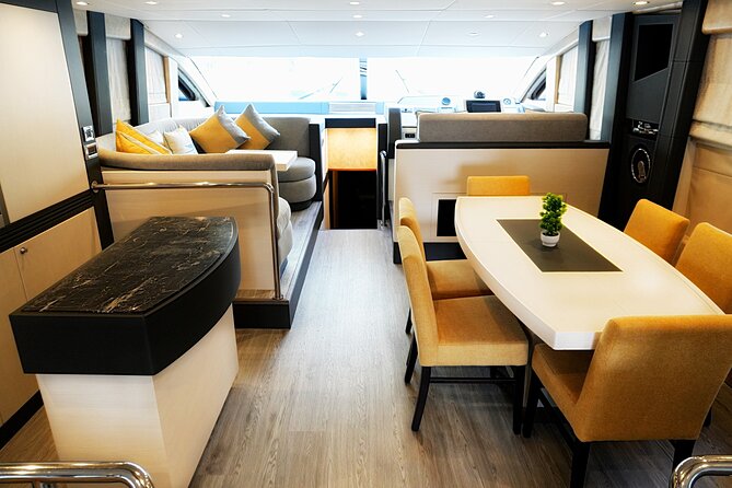 Majesty 77ft Diamond Dust — Dubai's best yacht rental - Sunset and evening cruises