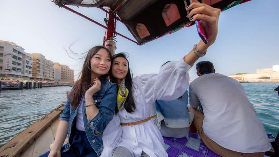 Old Dubai Heritage Tour: Souks, Mosques & more hidden gems! - Jumeirah Mosque starts the cultural tour