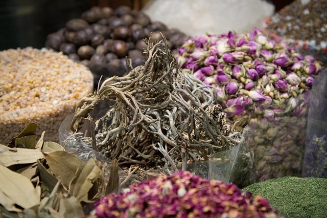Old Dubai Shopping Tour (Textile, Spice and Gold Souq) - Gold Souk: window-shopping with real buying potential