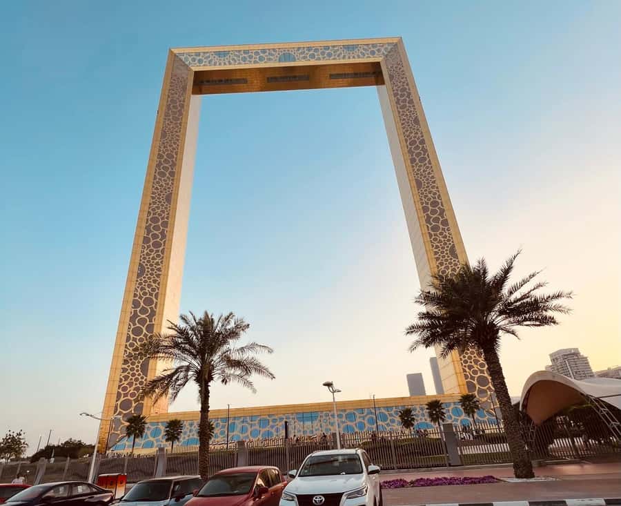 Premium Dubai City Sightseeing Tour in SUV - The Pointe, Palm views, and Dubai Eye