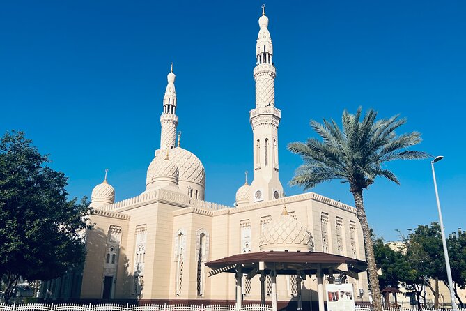 Premium Full Day Dubai City Sightseeing Tour - Jumeirah Mosque: A Calm Start