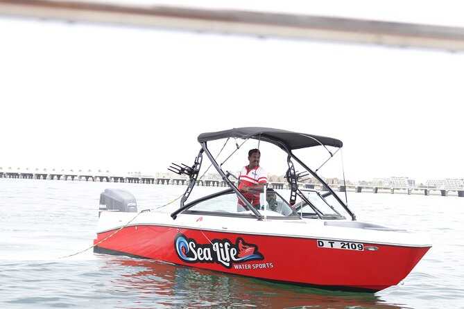Private 1 Hour Boat Ride in Dubai - What the captain adds to the experience