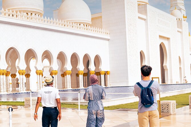 Private Abu Dhabi City Tour : Sheikh Zayed Mosque & Heritage Village - A useful first look at Abu Dhabi in four hours