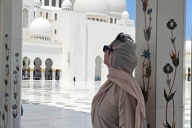 Private Abu Dhabi City Tour with Pick up from Dubai or Abu Dhabi - Your guide can make or break the day