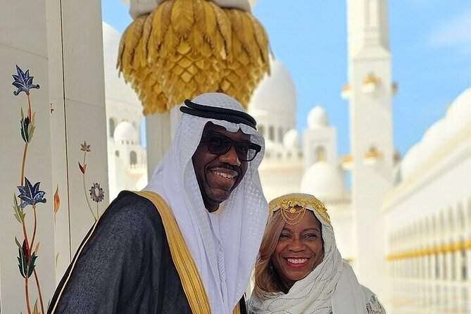 Private Abu Dhabi City Tour with Pick up from Dubai or Abu Dhabi - Heritage Village gives the day some local context