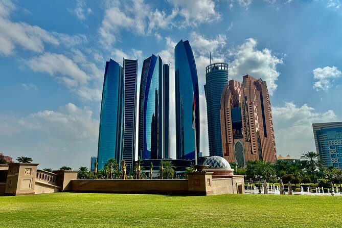 Private Abudhabi City Tour from Dubai - Heritage Village for a glimpse of older Abu Dhabi