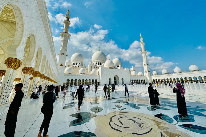 Private Abudhabi City Tour from Dubai - Marina Mall, the Corniche, and lunch choices