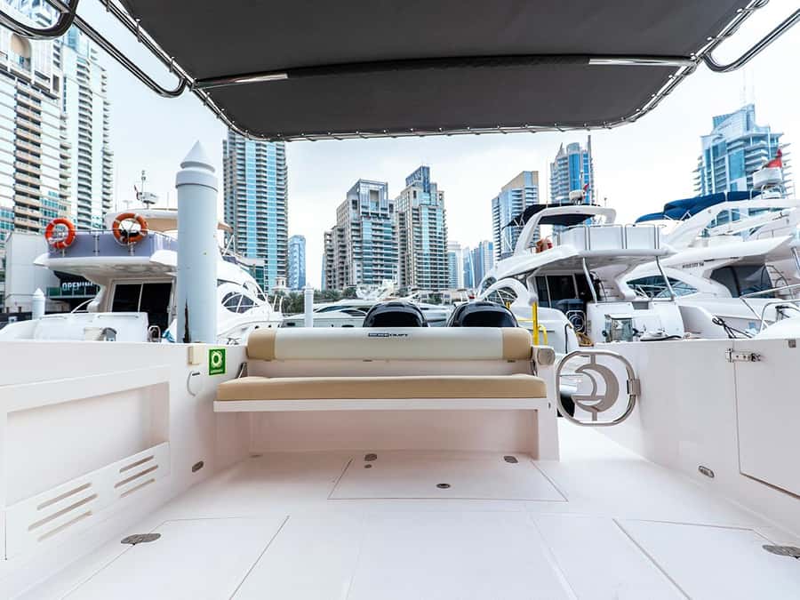 Private Boat Dubai: 36ft - How the crew affects the experience