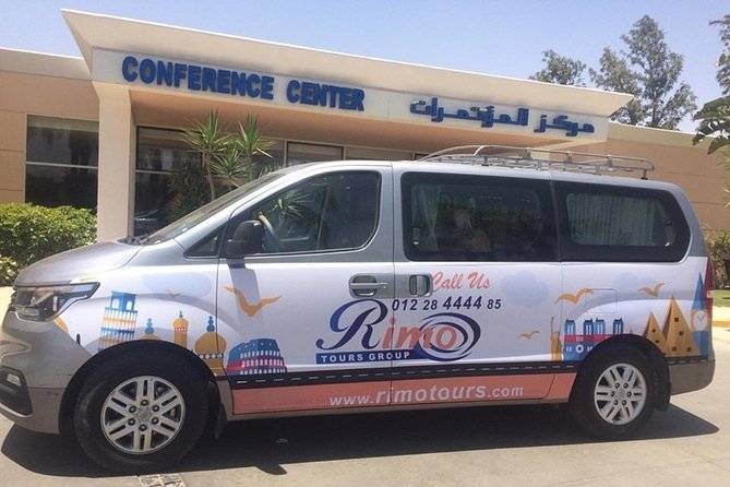 Private Dubai Airport Transfer DXB to Dubai City - Sedan or minivan: choose for luggage, not just people