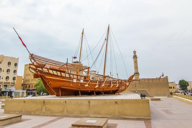 Private Dubai City Tour: Explore the City's Top Attractions - What the guide adds to the day