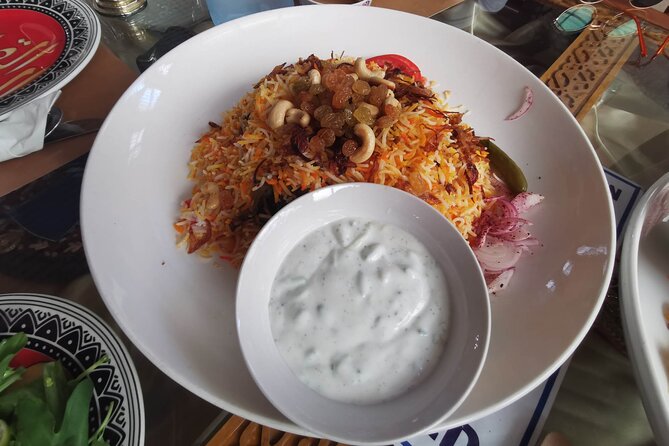 Private Dubai Street Food Tour . - The Gold Souk, with more than 600 shops