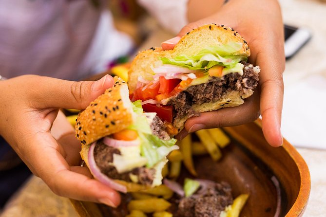 PRIVATE Food Tour: The 10 Tastings of Dubai With Locals - Why this food tour works best in Old Dubai