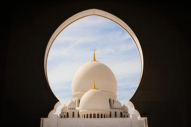 Private Full Day Tour Abu Dhabi City, Grand Mosque & Palace - A thoughtful visit to Sheikh Zayed Grand Mosque