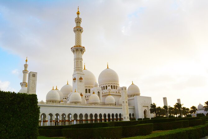 Private Full Day Tour Abu Dhabi City, Grand Mosque & Palace - Lunch and a break at Marina Mall