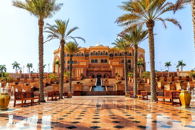 Private Sightseeing Tour in Abu Dhabi - Sheikh Zayed Grand Mosque: the strongest stop