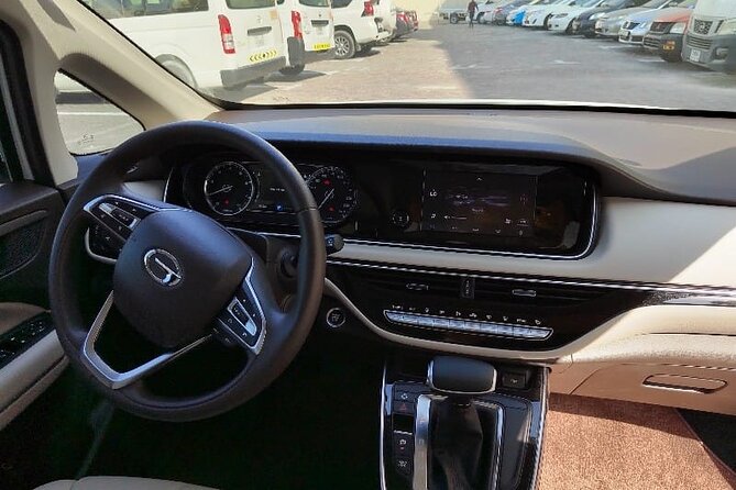 Private Transfer In Dubai - Vehicle sizes for small and large groups