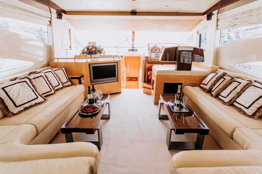 Private Yacht Dubai: 56ft - Palm Jumeirah and Atlantis