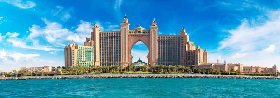 Ras Al Khaimah: Dubai Private Day Trip with Hotel Pickup - Gold and Spice Souks: shopping with a time limit