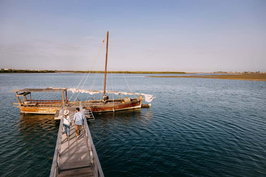 Ras al-Khaimah: House Of Pearls Tour - The live oyster opening
