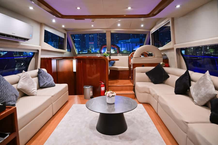 Romantic Dinner on Private Yacht - Who will enjoy this yacht dinner