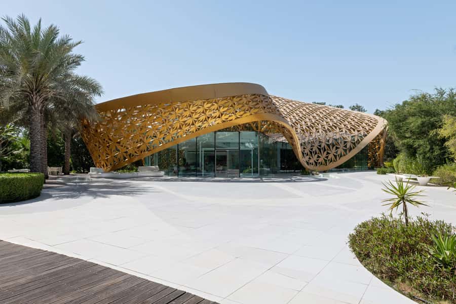 Sharjah: Al Noor Island Entry Ticket - Gardens, Paths, and Art Installations